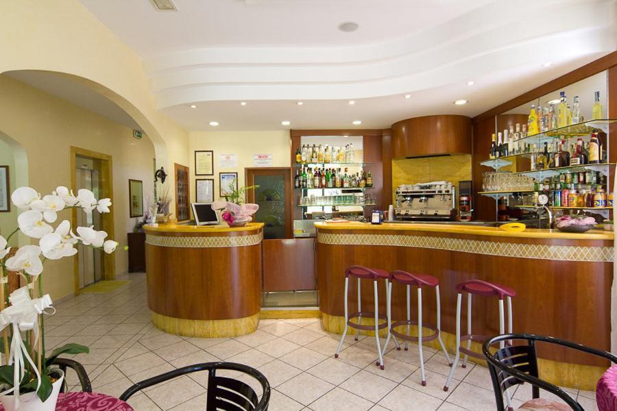 Hotel Pigalle Riccione Exterior foto