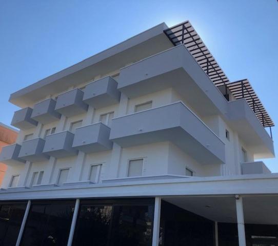 Hotel Pigalle Riccione Exterior foto